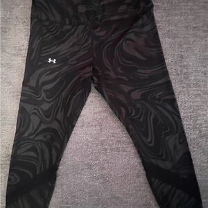 Under Armour Black Patterned Leggings nwot